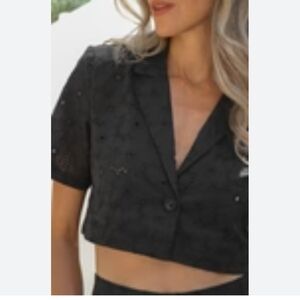 Express Brand cropped button blazer. Black print